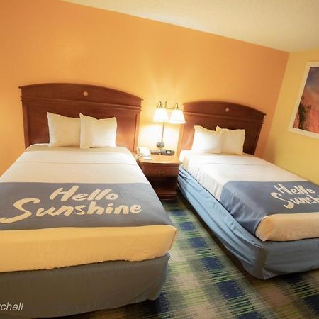 Days Inn By Wyndham ไอเพไลกา ภายนอก รูปภาพ