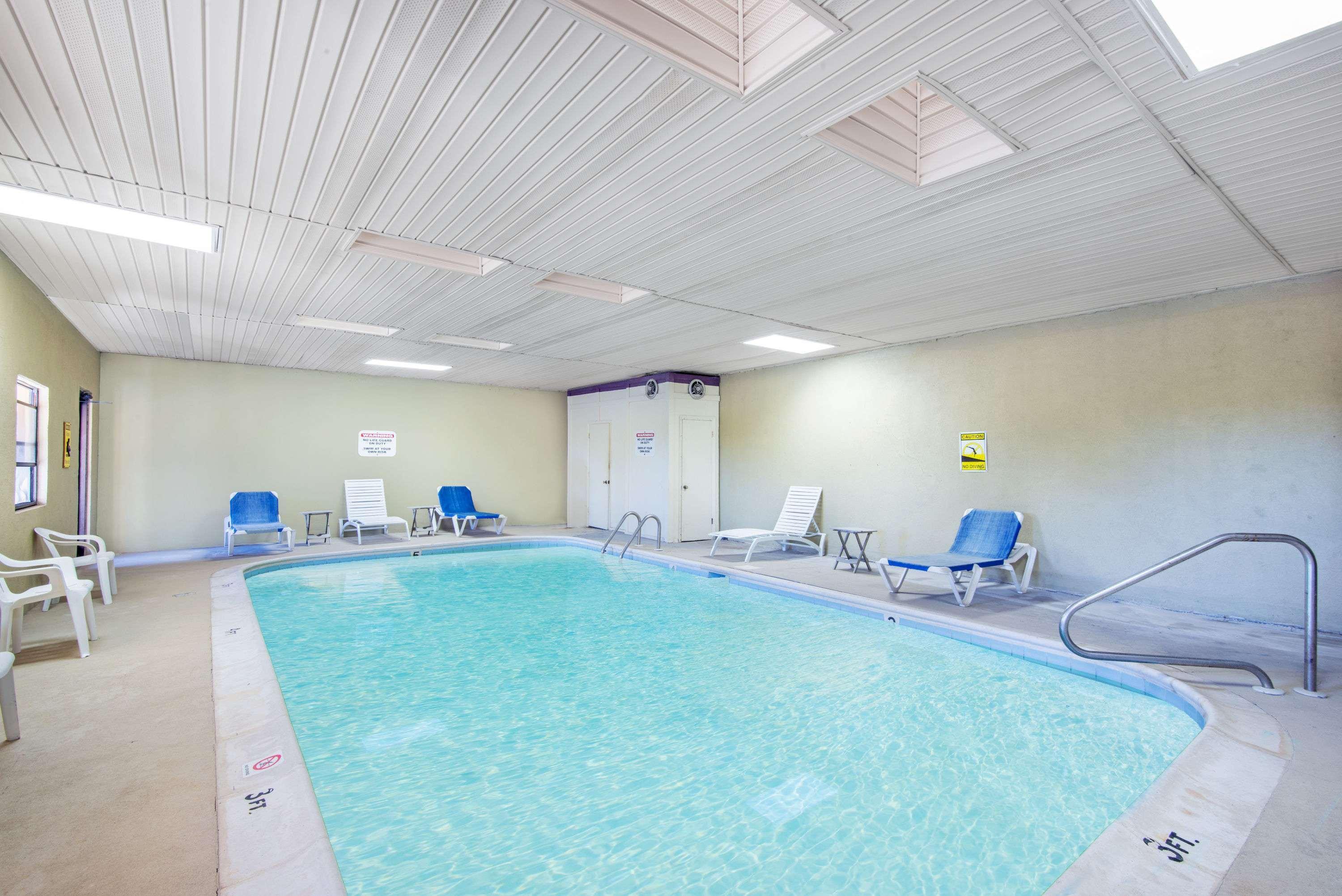 Days Inn By Wyndham ไอเพไลกา ภายนอก รูปภาพ
